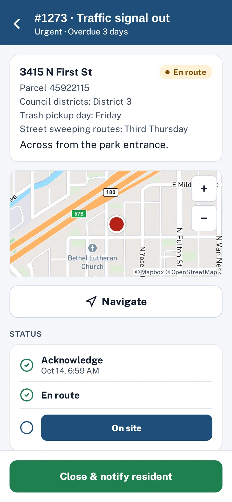 A job in the worker app with the resident’s details, the map and status buttons.